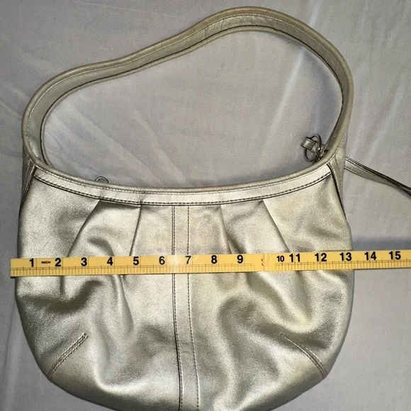 Coach • Vintage Gold Shoulder Hobo Ergo Pleated Purse • Leather Bag - Picture 9 of 11